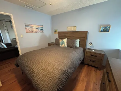 Spacious 3-bedroom with AC and WiFi in welcoming Cypress