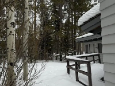 PRIVATE CABIN 10 MINUTES FROM TETON VILLAGE AND GRAND TETON NATIONAL PARK Hotels in Moose Wilson Road