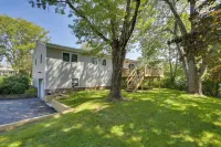Kiamesha Lake Home w/ Deck, 4 Mi to Resorts World!