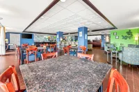 Quality Inn & Suites Near Robins Air Force Base