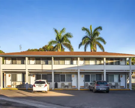 Nightcap at Queens Beach Hotel Hotels in Bowen