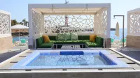Riviera Hotel and Beach Lounge, Beirut - Bathtub