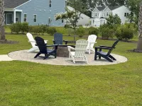 Pet friendly! King bed, smart TVs, mins to beaches from this brand new townhome
