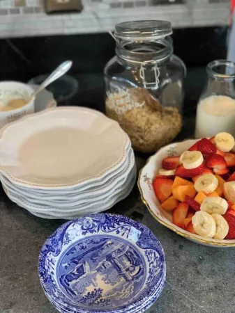 Historic, Antique Southern Maine Farmhouse For All Seasons - 5 mins to Portland!