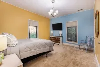 Pet-Friendly 2BR Ranch Wifi Parking Near RTP Hotels in Wake County