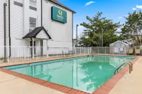 Quality Inn & Suites - Motels
