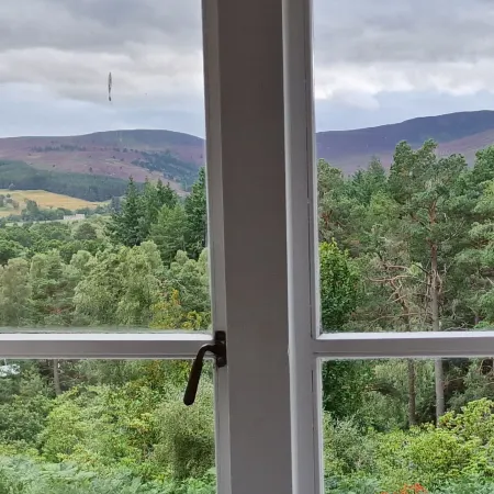 Cambus O' May Traditional Highland Hotel