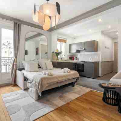 1536 Daumesnil Others