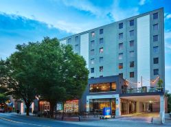 Graduate by Hilton Charlottesville
