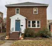 Charming & convenient house in downtown Marshall