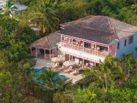 Private Pool Villa at Coral Sands – Steps to Pink Sand Beach & Resort Amenities Отели в г. 