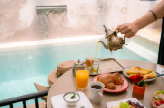 馬紮伊爾庭院飯店