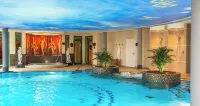 Victor's Residenz-Hotel Schloss Berg - 5-Star