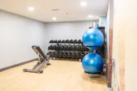 DoubleTree by Hilton Austin - Gym