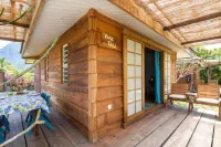 Fare Tau - Accès Direct Plage Blanc Privée Hotels in Afareaitu