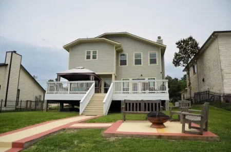 Livingston Lake Living Отели в г. Оналяска