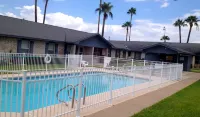 GOLFERS PARADISE - Pools