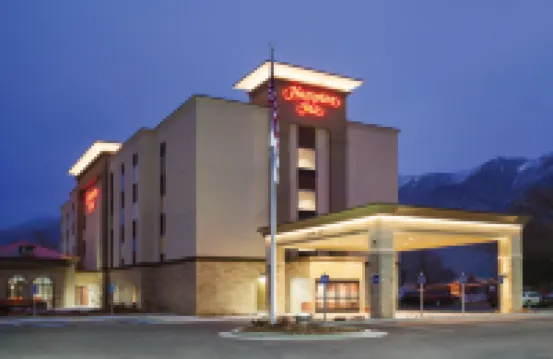 希爾頓歡朋飯店-不裡格姆城 住宿飯店