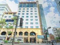 Lake  Hotel Hotels near Garden 5