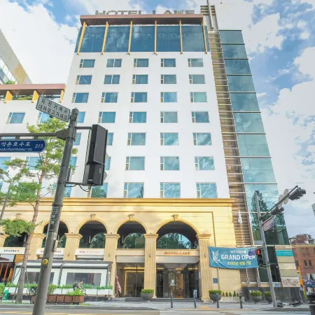 Lake  Hotel Отели рядом с достопримечательностью «Станция метро Geoyeo»