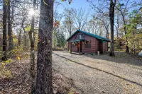 Studio Cabin with Beautiful Interiors and Modern Appliances - Cozy Inviting Hoteles en Condado de McCurtain