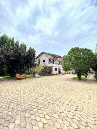 Fully equipped studio apartment in Adenta with WiFi, AC and 24/7 power supply