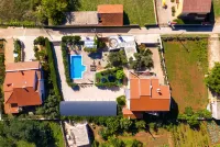 Apartment A2 with pool view Hotels in Opcina Nin