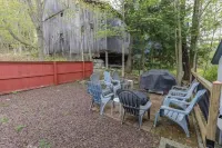 Charming 3-Bedroom House. Walk to Sunapee Harbor and Short Drive to Mt. Sunapee