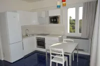 Thyme Studio - Nestled in the sand dunes, 20m from the free beach