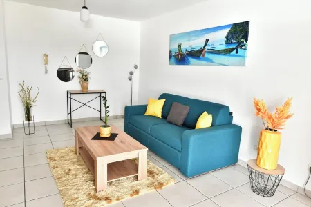 T2 Furnished for Rent - Ideally located with view between Pitons & Sea