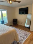 The Hidden Maple - 10 minutes to MSU - Pet & Kid Friendly - Secluded with Pond!