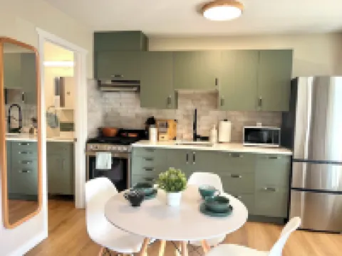 Cozy Boho Suite - Downtown Golden (Newly Renovated)