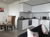 Exclusive Coral Point Apartment with sea view