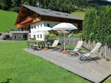 Vacation apartment "Tischlerhof Alm" with balcony and mountain view Отели в г. Валле-Аурина