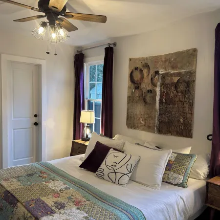 Charming 2-bedroom house with WiFi, AC in welcoming Monroe