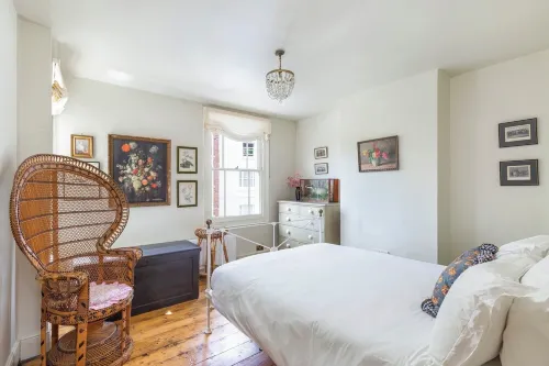 Charming Townhouse in the Chocolate-Box village of Cuckfield