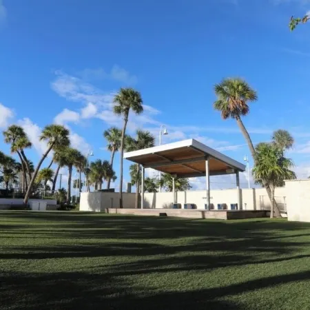 Sentient Waters: 63' Boat With Full Amenities & Sun Deck