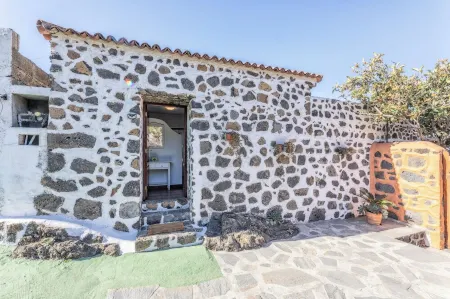 Sombrero de Pico B, El Paso, with shared pool