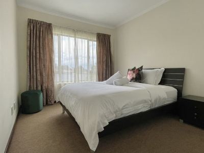 Modern Two Bedroom Loft in Bryanston