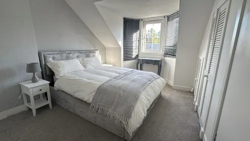 Modern 3-Bedroom Home with Cozy Cinema-Style Living Space