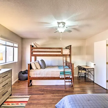 Hot Tub Mountain View Getaway in Tucson!