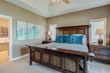 Updated condo at 5100' with breathtaking views!