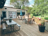 Charming 4-bedroom house located on Deer Run Golf Course. Perfect location!!!! Hoteles en Brillion