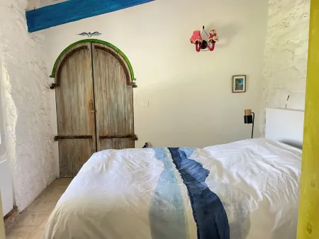 Siena - B&B in a 5000 M2 estate at the foot of the Colorado mountains Отели в г. Рюстрель