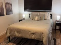 Walking distance to restaurants! Come enjoy our 3-bed cabin in Pine! Hotels in Pine