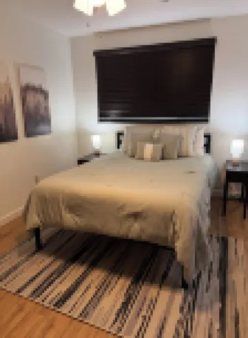 Walking distance to restaurants! Come enjoy our 3-bed cabin in Pine!