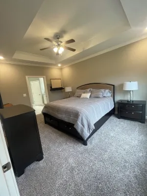 4-bedroom house in peaceful New Albany with AC, fitness room, WiFi