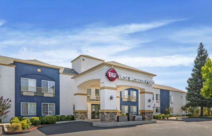 Best Western Plus Twin View Inn  Suites