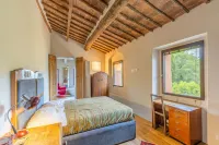 Relax in the Green, in the Municipality of Monteriggioni Just 7 km from Siena