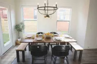 Cozy 2-Story House in Historic Downtown Wilmington. Walk to weddings & concerts!